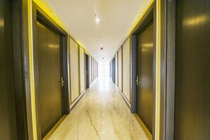 Lobby - FabHotel Prime Elite Janakpuri (New Delhi)