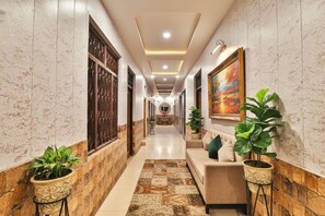 Lobby - Fabexpress Ramayana Premium (Faizabad)