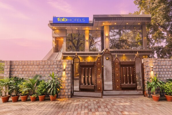Exterior - Fabexpress Ramayana Premium (Faizabad)