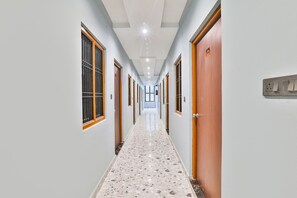 Lobby - Fabexpress Atithi Niwas (Ayodhya)