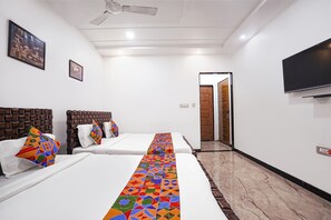 Egyptian cotton sheets, premium bedding, in-room safe, free WiFi