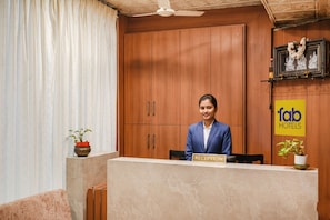 Reception - FabHotel Prime The Vintage Inn - Hosur Road (Bengaluru)