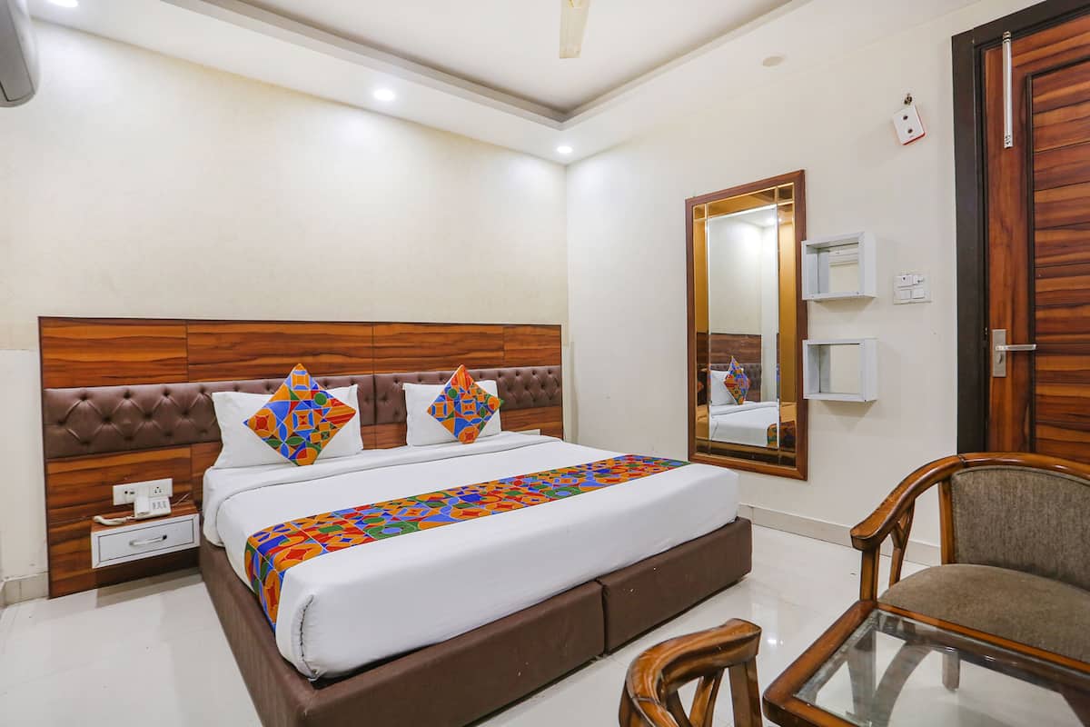 Premium Room | Egyptian cotton sheets, premium bedding, iron/ironing board, free WiFi