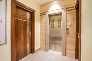 Lift - Fabhotel Ksg Residency (Varanasi)