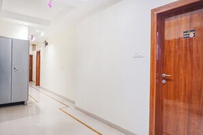 Lobby - Fabhotel Phoenix Inn (Pune)