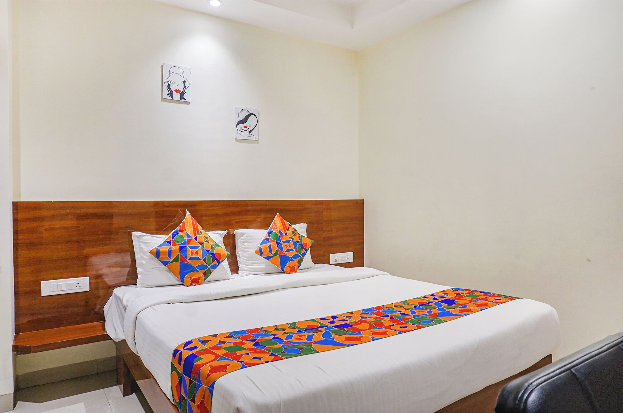 豪華客房 | 埃及棉床單、高級寢具、熨斗/熨衣板、免費無線上網