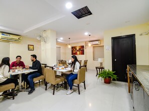 Restaurant - Fabhotel Tals Hitech (Hyderabad)