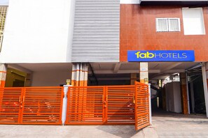 Property entrance - Fabhotel Crosscut (Coimbatore)