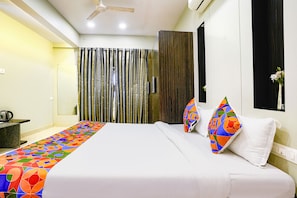 Egyptian cotton sheets, premium bedding, free WiFi, bed sheets