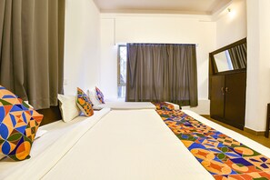 Executive Room | Egyptian cotton sheets, premium bedding, free WiFi, bed sheets - Fabexpress After Shore (Baga)
