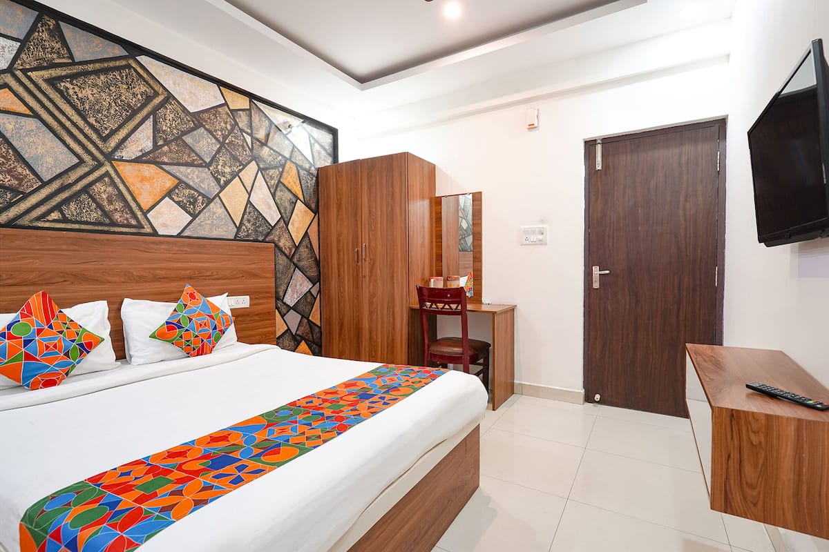 Egyptian cotton sheets, premium bedding, iron/ironing board, free WiFi