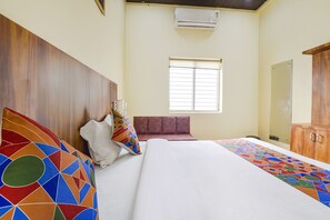 Egyptian cotton sheets, premium bedding, iron/ironing board, free WiFi