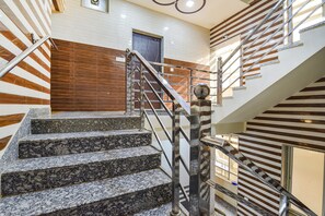 Lobby - Fabhotel Maa Gayatri Sadan (Mathura)