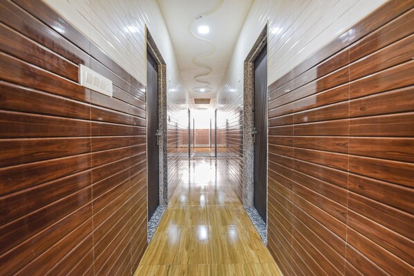 Lobby - Fabhotel Maa Gayatri Sadan (Mathura)