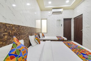 Egyptian cotton sheets, premium bedding, pillow-top beds, in-room safe - Fabhotel Maa Gayatri Sadan (Mathura)