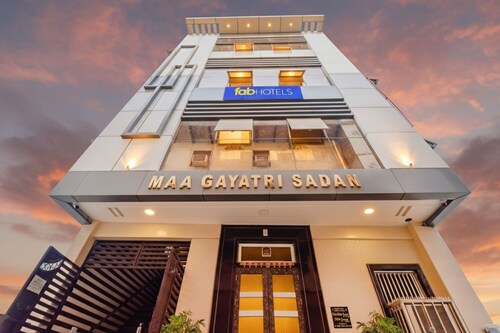 Fabhotel Maa Gayatri Sadan