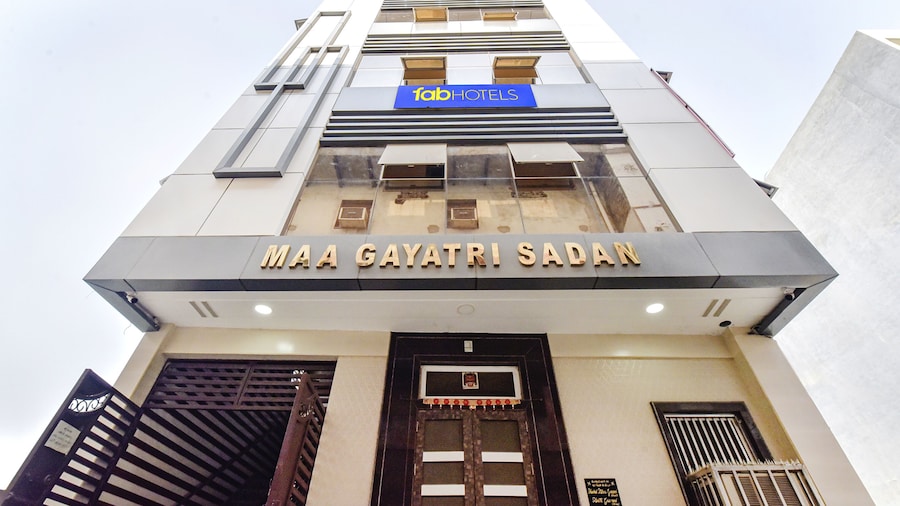 Fabhotel Maa Gayatri Sadan