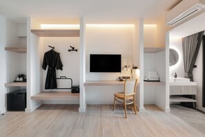 1 bedroom, desk, laptop workspace, free WiFi