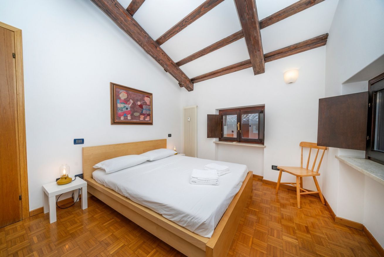 2 slaapkamers, een strijkplank/strijkijzer, wifi, beddengoed