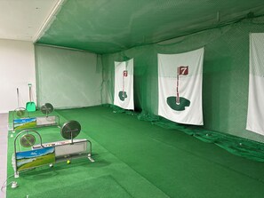 Driving range golf indoor 