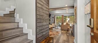 Pet-Friendly Ketchum Gem: 200ft to Limelight - Easy Ski Bus Access to River Run