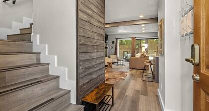 Pet-Friendly Ketchum Gem: 200ft to Limelight - Easy Ski Bus Access to River Run