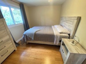 5 habitaciones, escritorio, tabla de planchar con plancha y wifi gratis