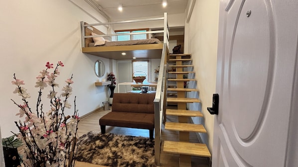 Loft | 1 chambre, rideaux occultants, fer et planche à repasser, Wi-Fi gratuit