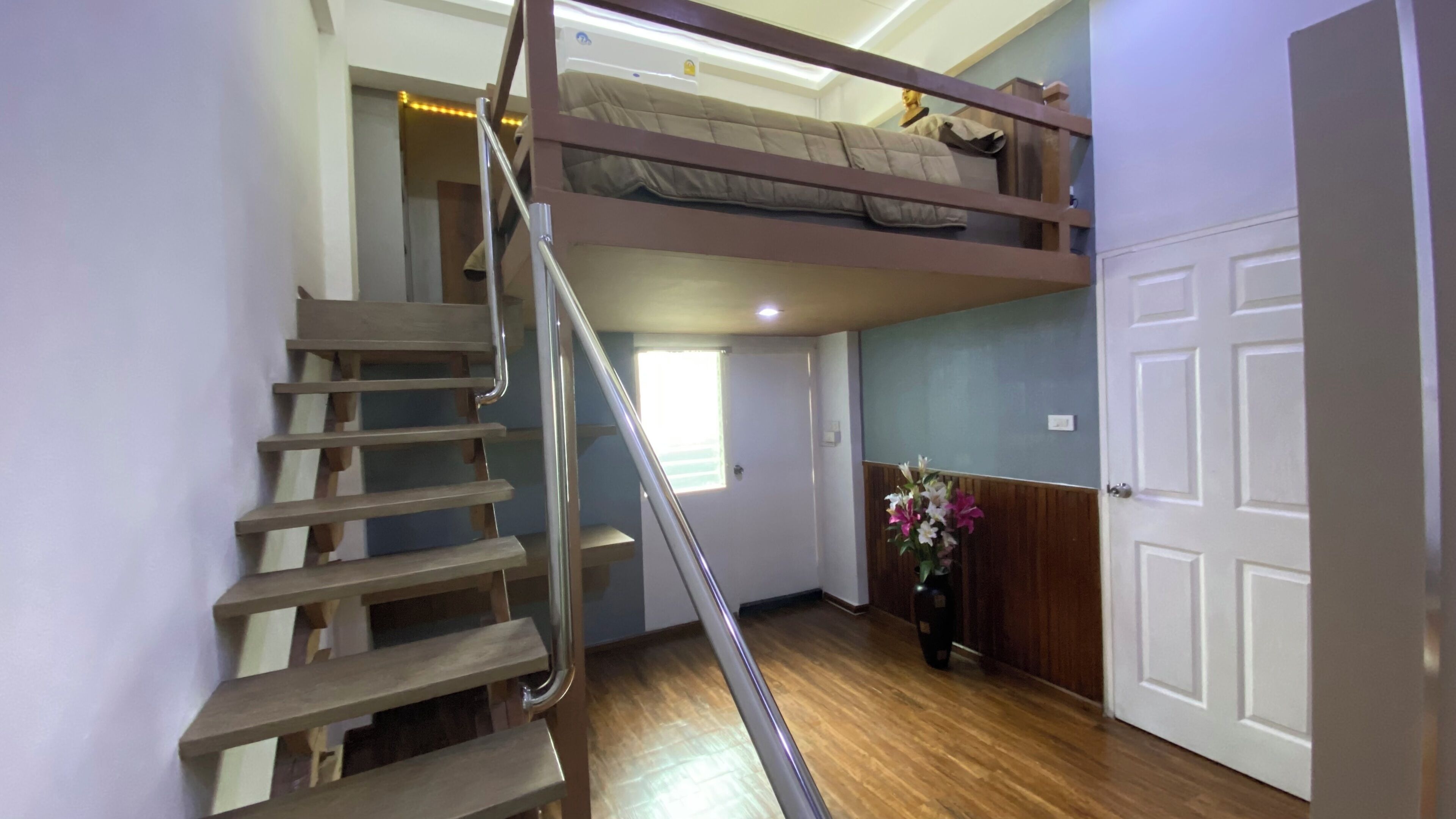 独特复式房 | 1 多间卧室、遮光窗帘、熨斗/熨板、免费 WiFi