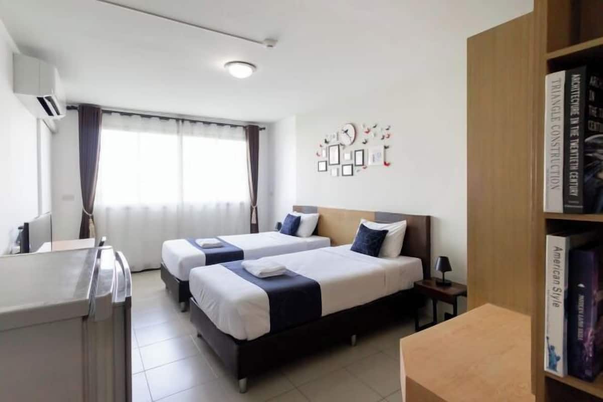 Desk, rollaway beds, free WiFi, bed sheets