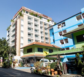 Building design - Nature Boutique Hotel Ratchayothin  (Bangkok)