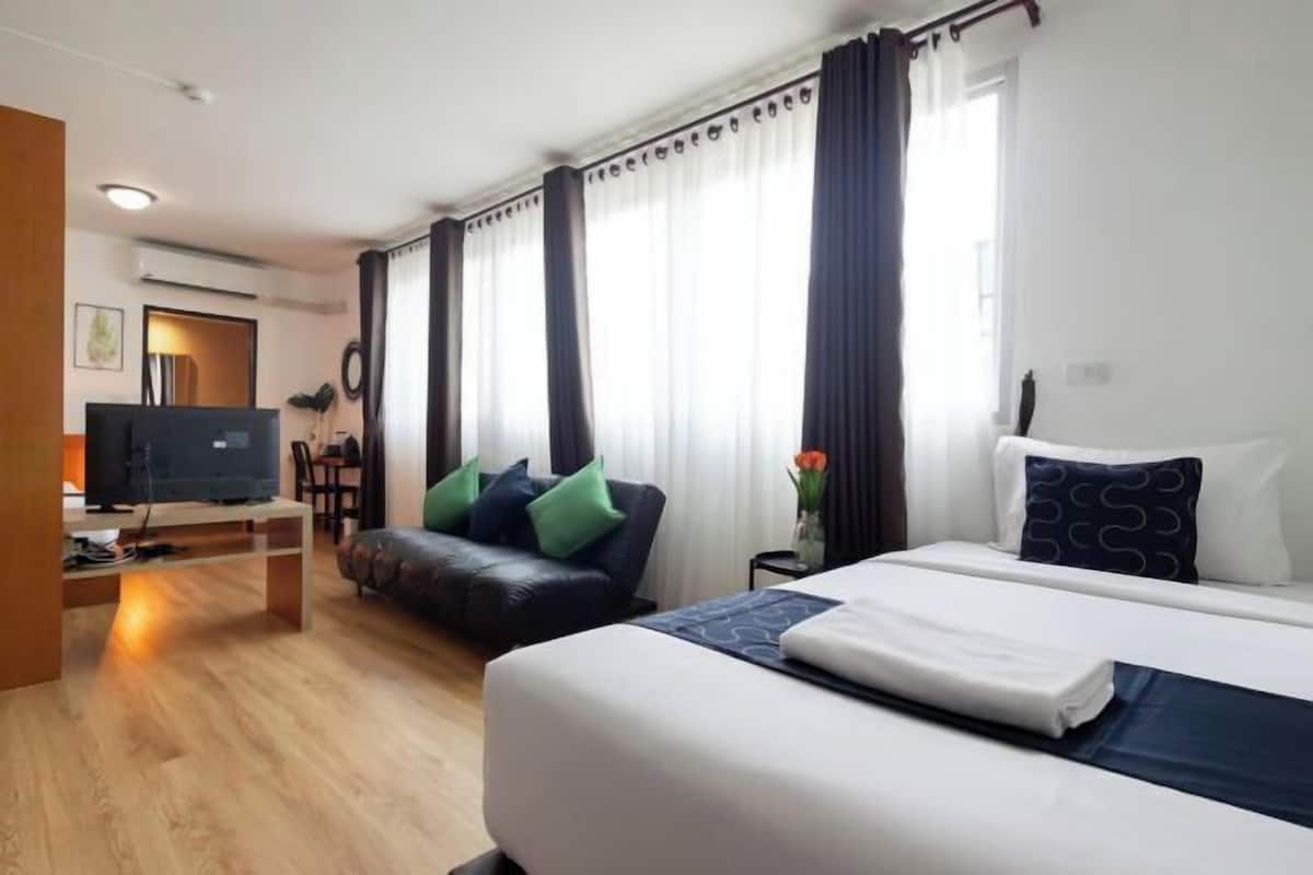 Desk, rollaway beds, free WiFi, bed sheets