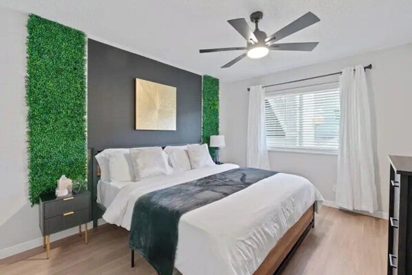 1 bedroom, desk, WiFi, bed sheets