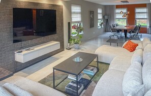 Smart TV, stereo - Amazing home in Son en Breugel (Son en Breugel)