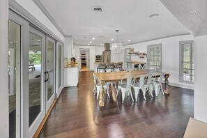 Dining - Lakefront Retreat at Watts Bar - Private Dock - Hot Tub (Rockwood)