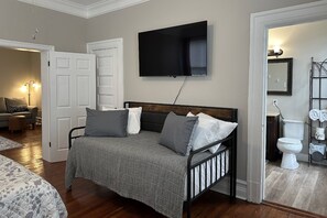 1 bedroom, iron/ironing board, WiFi