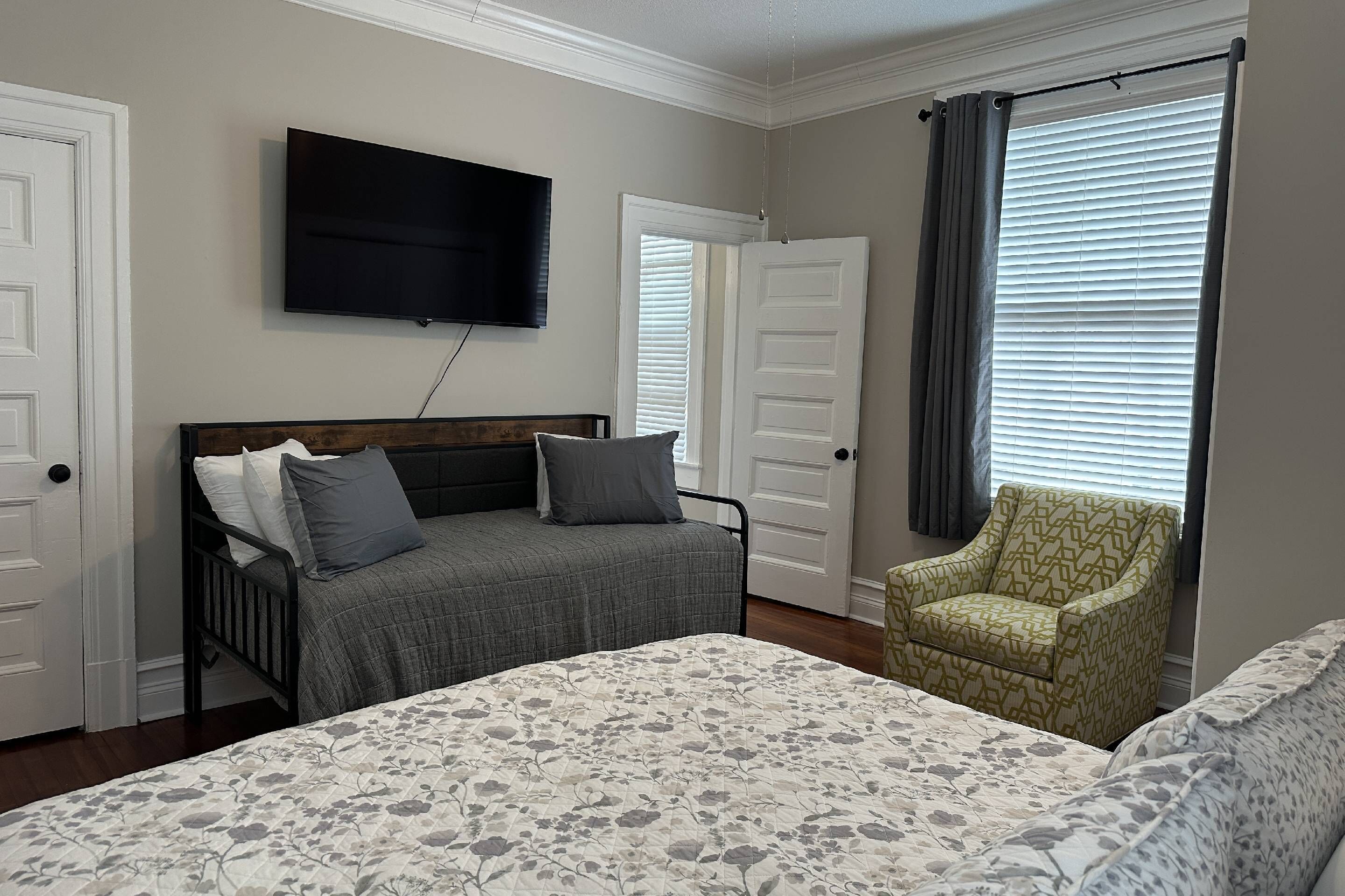 1 多间卧室、熨斗/熨衣板、WiFi