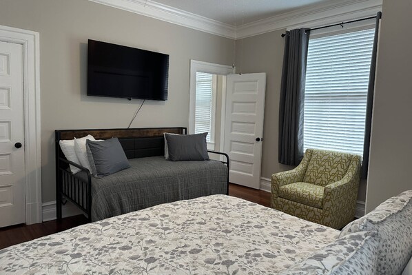 1 bedroom, iron/ironing board, WiFi