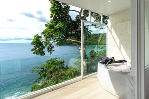 Deluxe Jacuzzi Ocean front | View from room
