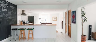 Bloomfield Bliss - Hot Tub and Walking Distance to Park