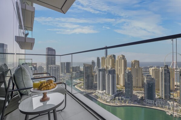 Apartment - DXB - Vida Residences Dubai Marina - 3708 - DM (Dubai)
