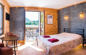 書桌、手提電腦工作空間、免費 Wi-Fi