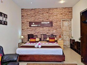 Kahden hengen standard-huone, näköala uima-altaalle | Ilmainen Wi-Fi