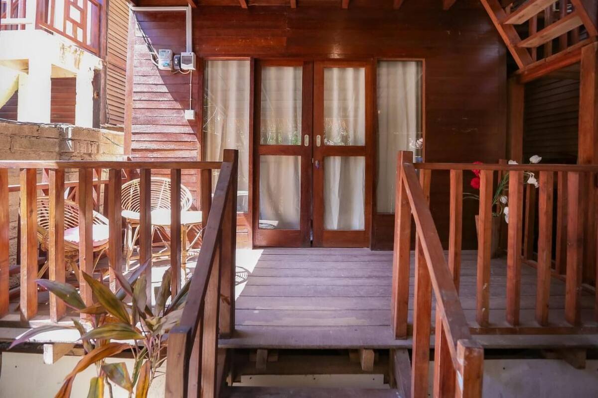 Phòng đôi Tiêu chuẩn, quang cảnh hồ bơi | Hiên