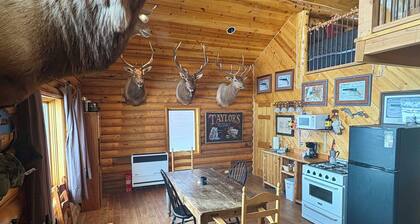 150 acre Elk Track Ranch cabin & ranch Rentals 1.5hr to Jackson Hole Town Square