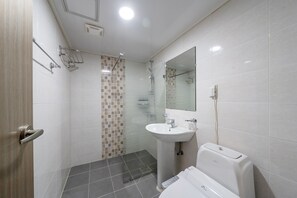 Free toiletries, hair dryer, bathrobes, towels - thestayhotel (Gapyeong)
