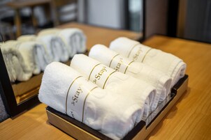 Deluxe(Bathtub) | Free WiFi, bed sheets, wheelchair access