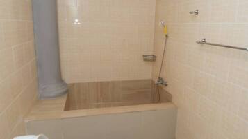 Loft, 1 Bedroom, Smoking | Bathroom