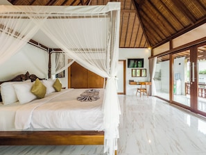 Desk, free WiFi, bed sheets - Kubu Manah Ubud (Ubud)