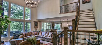 The Gem: Gated Luxury Mtn Home - Hot Tub/Sauna/Basketball/EV Charger/Hiking